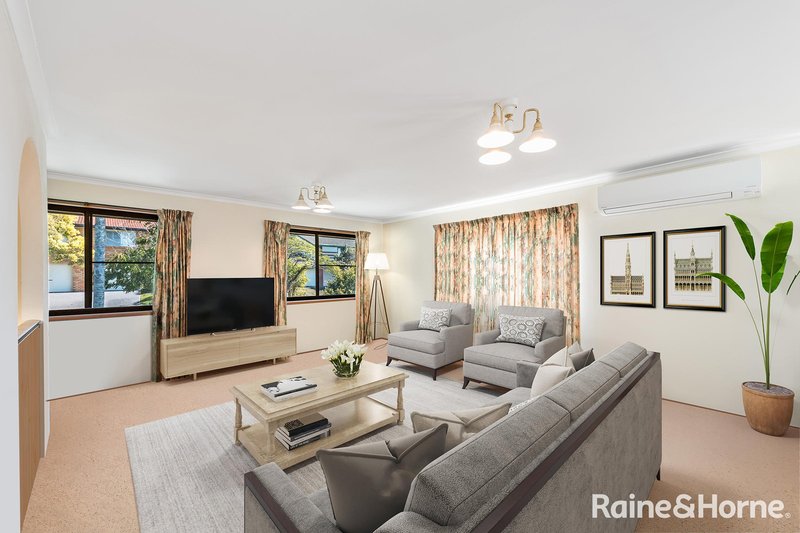 Photo - 4 Archiva Street, Mount Gravatt East QLD 4122 - Image 3