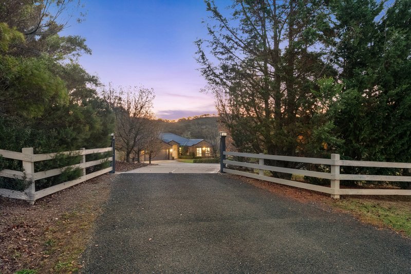 Photo - 4 Arena Place, Royalla NSW 2620 - Image 3