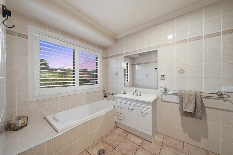 Photo - 4 Arena Place, Royalla NSW 2620 - Image 8