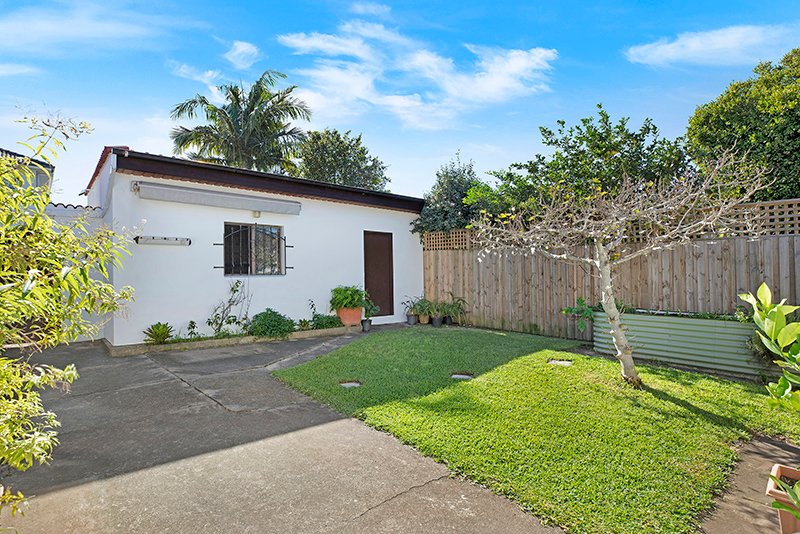 Photo - 4 Arthur Street, Rodd Point NSW 2046 - Image 3