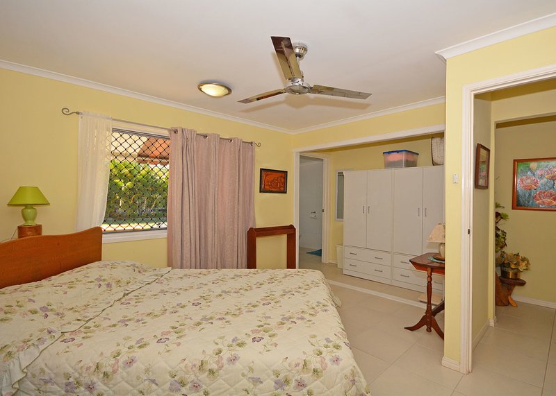 Photo - 4 Arthur Street, Urangan QLD 4655 - Image 15