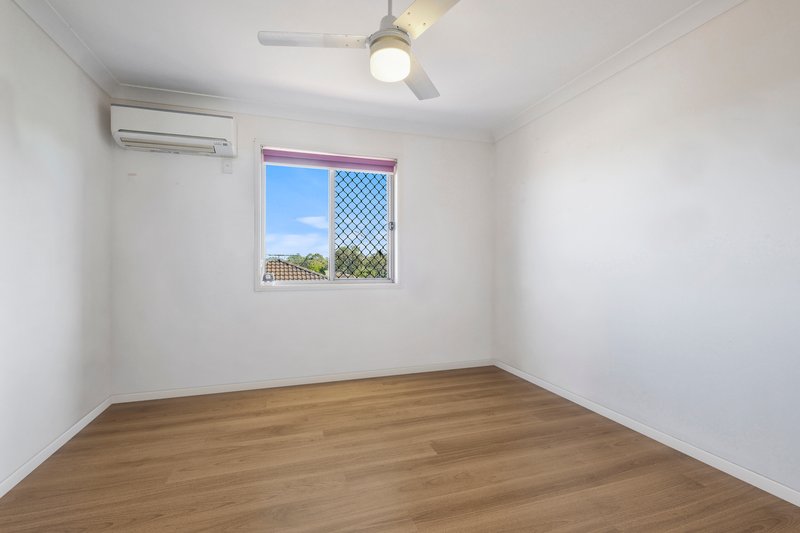 Photo - 4 Arvin Close, Calamvale QLD 4116 - Image 5