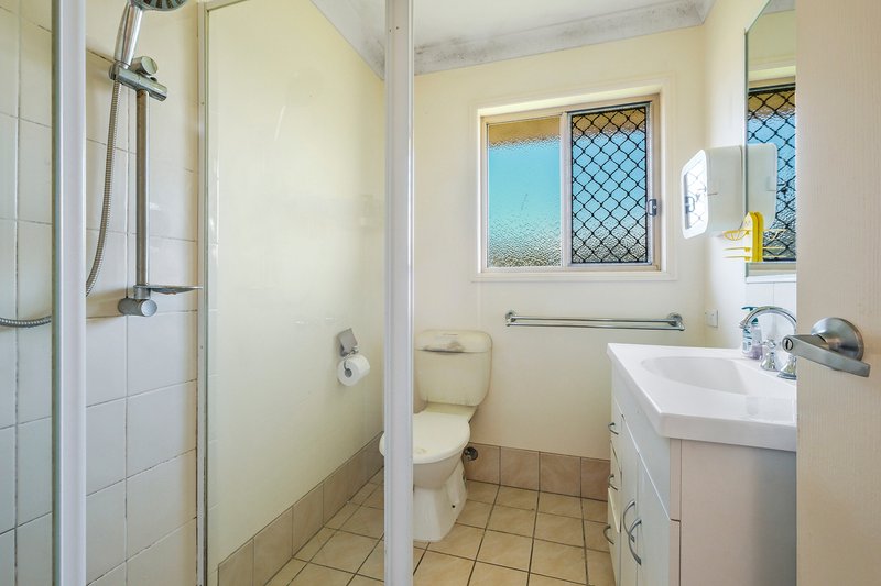 Photo - 4 Arvin Close, Calamvale QLD 4116 - Image 11