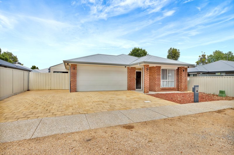 Photo - 4 Ascot Avenue, Munno Para West SA 5115 - Image 3