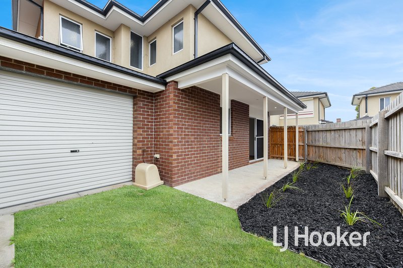 Photo - 4 Ashford Close, Hampton Park VIC 3976 - Image 11