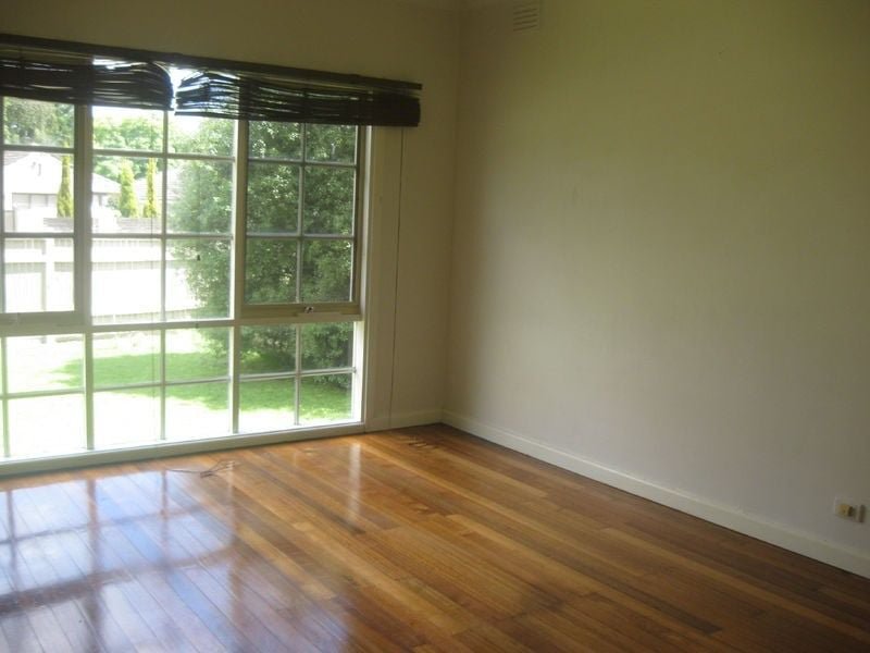 Photo - 4 Ashleigh Avenue, Frankston VIC 3199 - Image 5