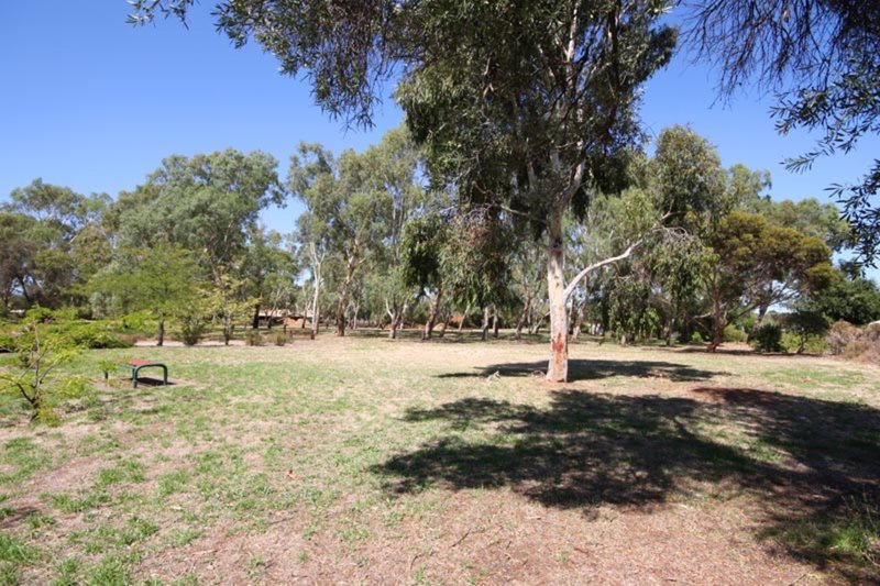 Photo - 4 Ashmore Place, Onkaparinga Hills SA 5163 - Image 13