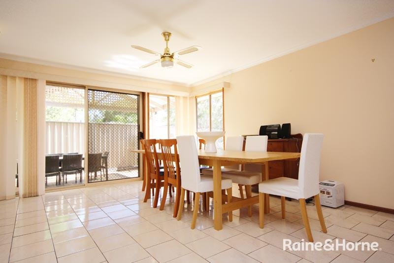 Photo - 4 Ashmore Place, Onkaparinga Hills SA 5163 - Image 5