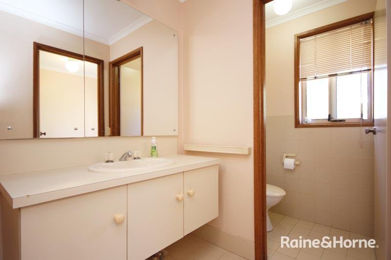 Photo - 4 Ashmore Place, Onkaparinga Hills SA 5163 - Image 11