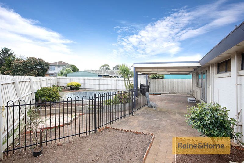 Photo - 4 Astor Place, Melton West VIC 3337 - Image 9