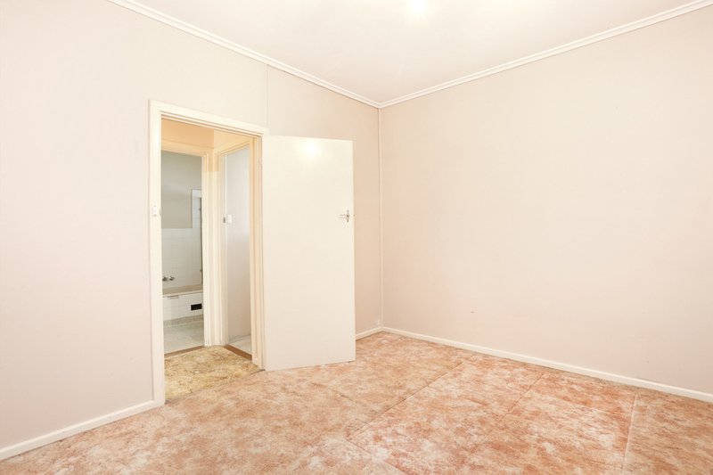 Photo - 4 Athalie Avenue, Parafield Gardens SA 5107 - Image 6