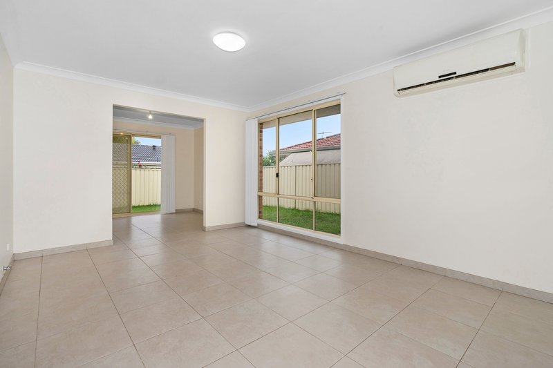 Photo - 4 Athena Court, St Clair NSW 2759 - Image 3