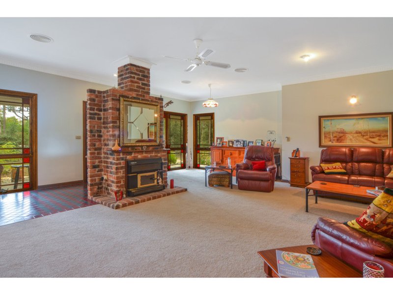 Photo - 4 Atherton Street, Basin View NSW 2540 - Image 10