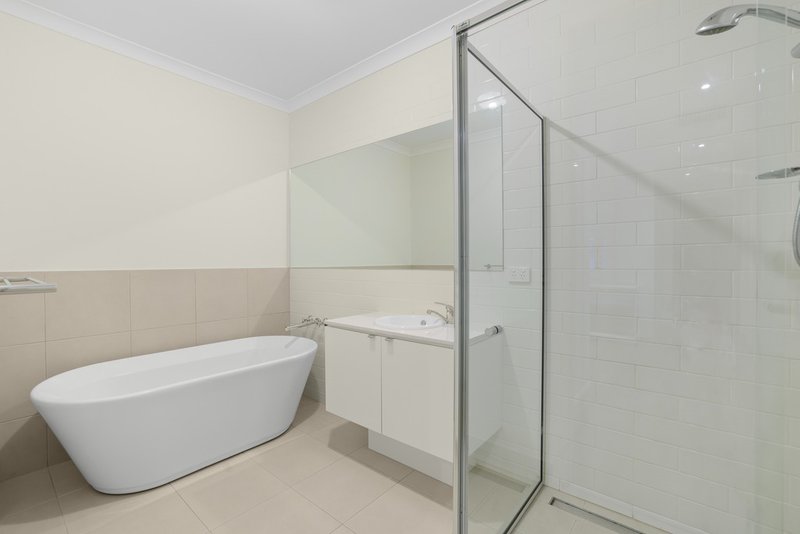 Photo - 4 Attunga Grove, Werribee VIC 3030 - Image 18