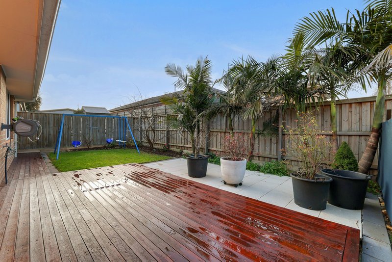 Photo - 4 Attunga Grove, Werribee VIC 3030 - Image 22