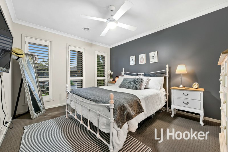 Photo - 4 Aura Street, Clyde North VIC 3978 - Image 2