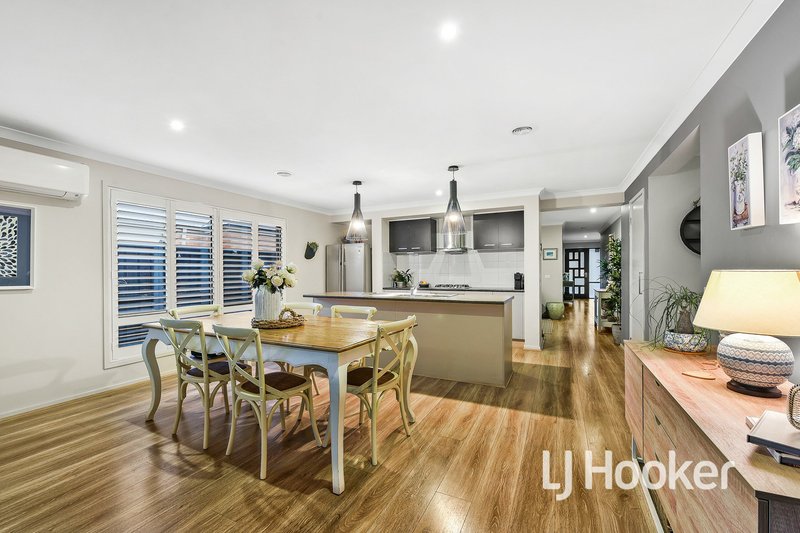 Photo - 4 Aura Street, Clyde North VIC 3978 - Image 6