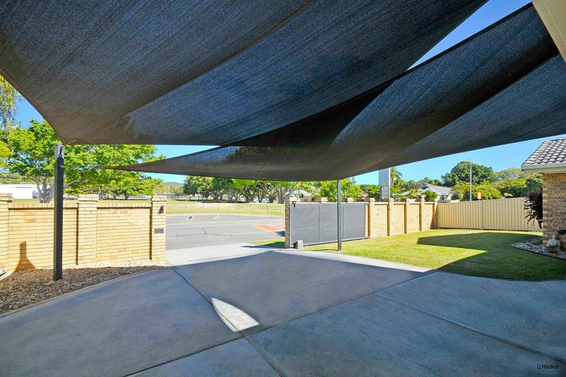 Photo - 4 Avocado Street, Elanora QLD 4221 - Image 3