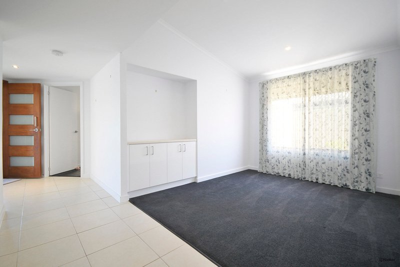 Photo - 4 Avocado Street, Elanora QLD 4221 - Image 5