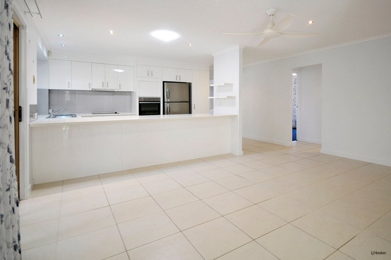 Photo - 4 Avocado Street, Elanora QLD 4221 - Image 7