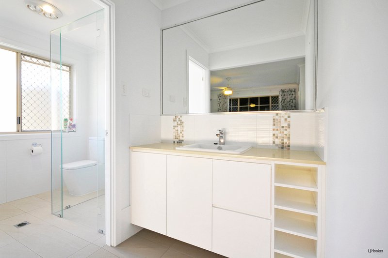Photo - 4 Avocado Street, Elanora QLD 4221 - Image 11