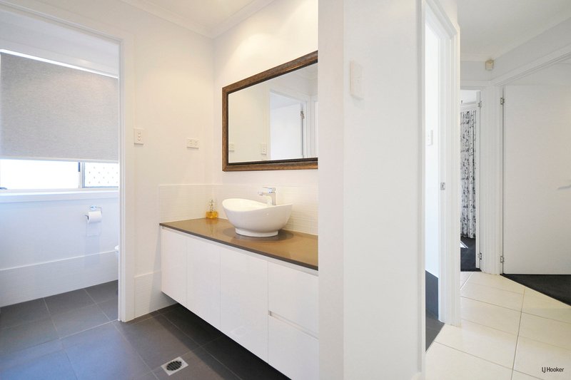 Photo - 4 Avocado Street, Elanora QLD 4221 - Image 13