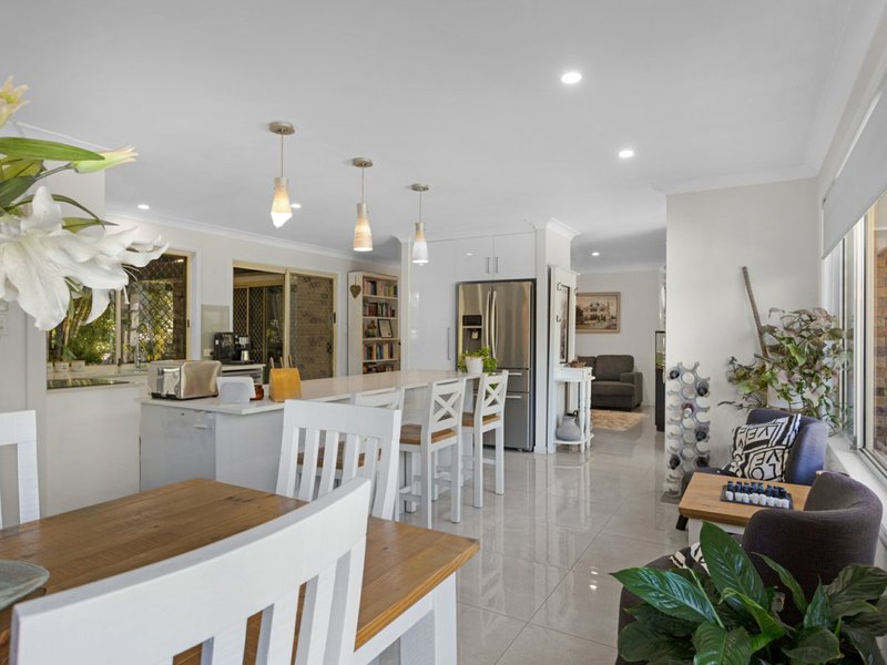 Photo - 4 Avonbury Court, Carrara QLD 4211 - Image 3