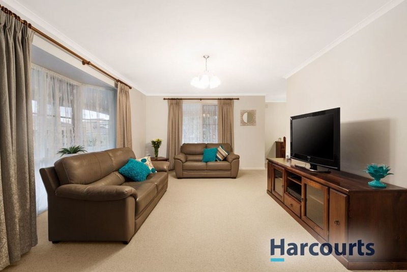 Photo - 4 Avonwood Close, Wantirna South VIC 3152 - Image 2