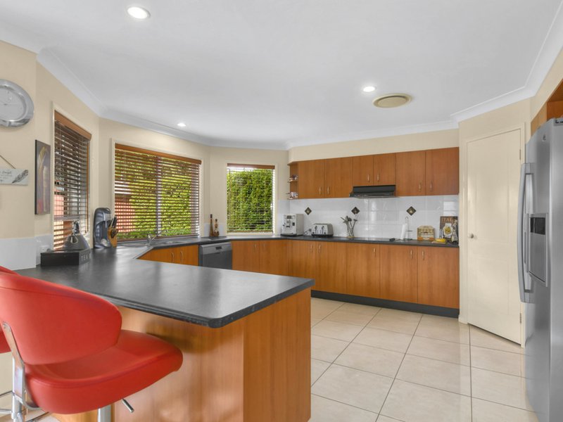 Photo - 4 Azahar Street, Carseldine QLD 4034 - Image 6