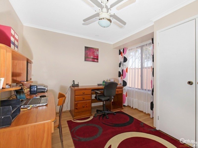 Photo - 4 Baguette Close, Casula NSW 2170 - Image 11