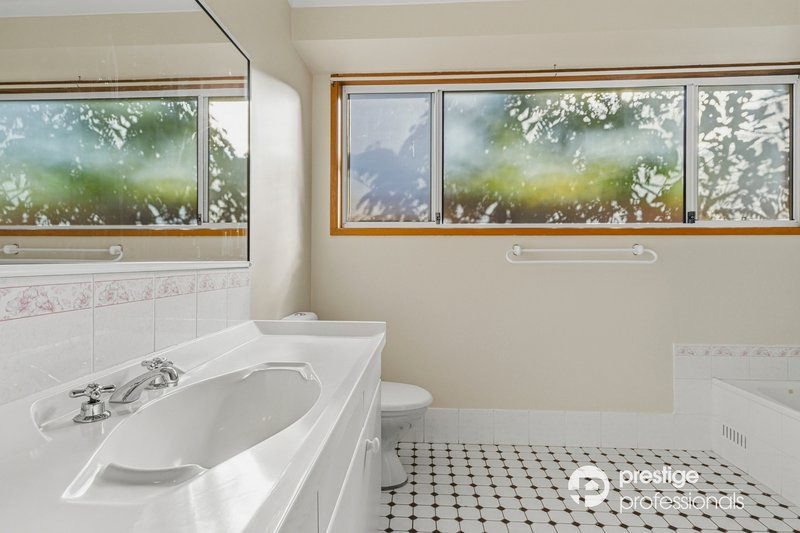Photo - 4 Balala Court, Wattle Grove NSW 2173 - Image 8