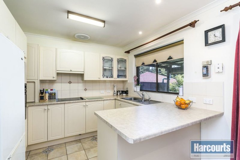 Photo - 4 Balandra Street, Hallett Cove SA 5158 - Image 2