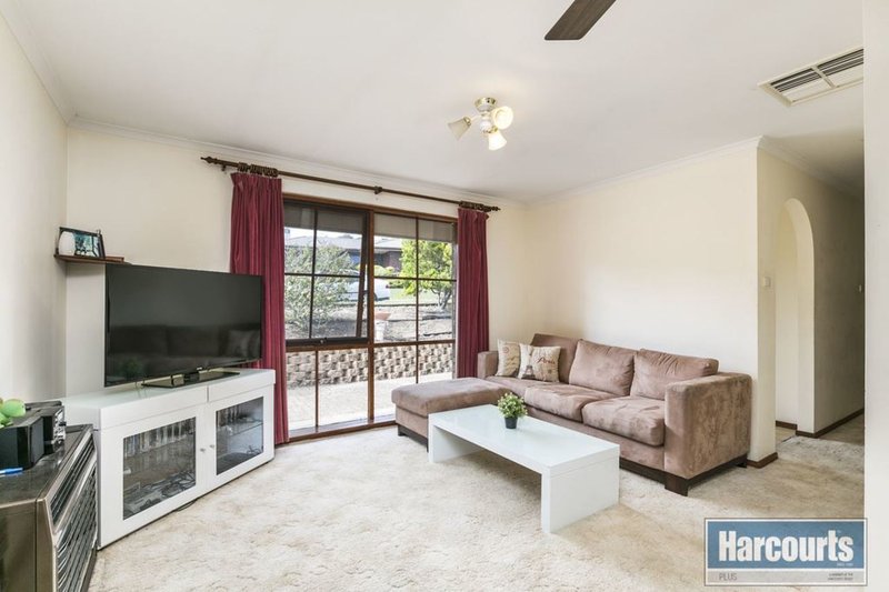 Photo - 4 Balandra Street, Hallett Cove SA 5158 - Image 3