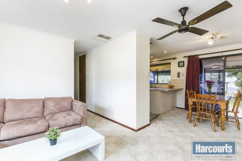 Photo - 4 Balandra Street, Hallett Cove SA 5158 - Image 4