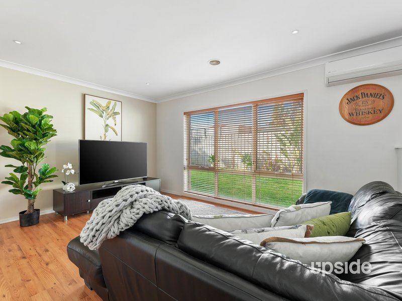 Photo - 4 Balanka Court, Berwick VIC 3806 - Image 4