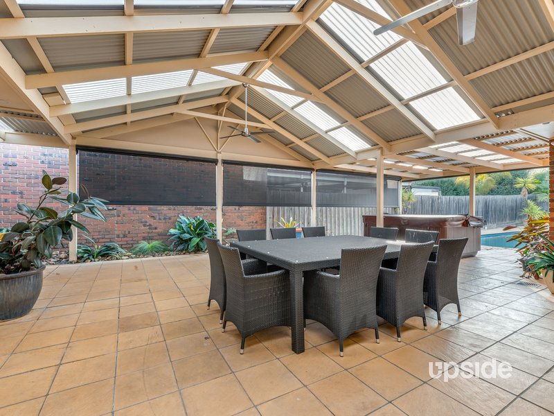 Photo - 4 Balanka Court, Berwick VIC 3806 - Image 12