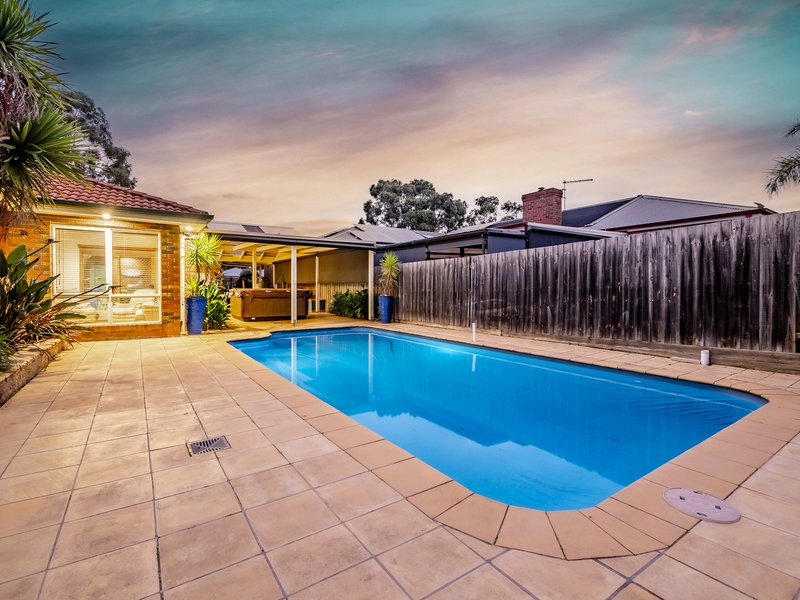 Photo - 4 Balanka Court, Berwick VIC 3806 - Image 32