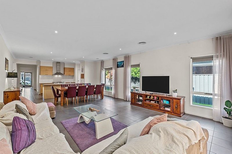 Photo - 4 Balfour Drive, Mernda VIC 3754 - Image 5
