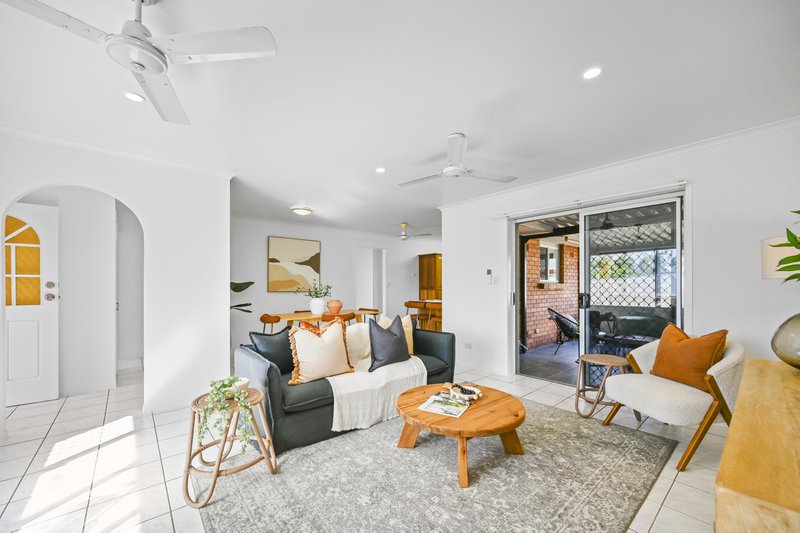 Photo - 4 Bambil Court, Mount Louisa QLD 4814 - Image 2