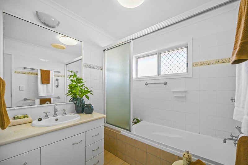 Photo - 4 Bambil Court, Mount Louisa QLD 4814 - Image 5