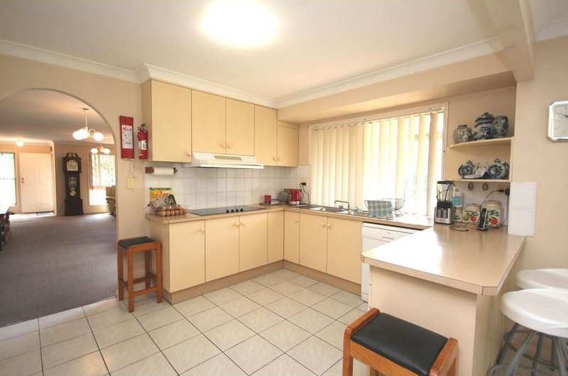 Photo - 4 Bampton Place, Tingalpa QLD 4173 - Image 4
