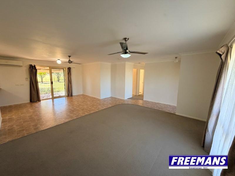 Photo - 4 Banksia Drive, Kingaroy QLD 4610 - Image 9