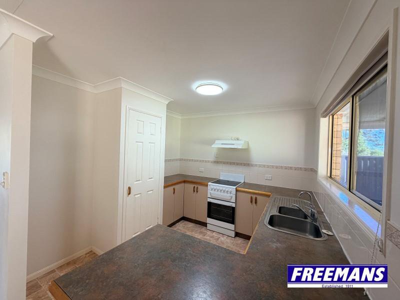 Photo - 4 Banksia Drive, Kingaroy QLD 4610 - Image 12