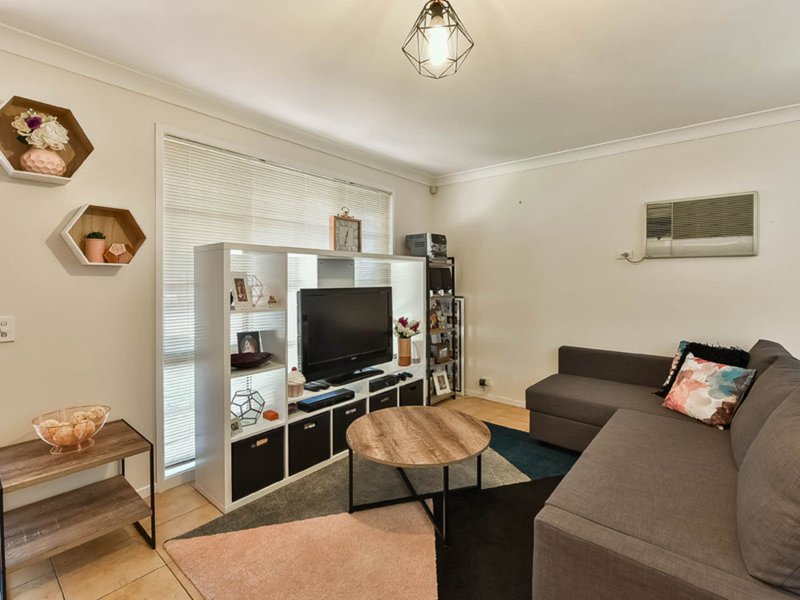 Photo - 4 Baragil Mews, Mount Annan NSW 2567 - Image 3