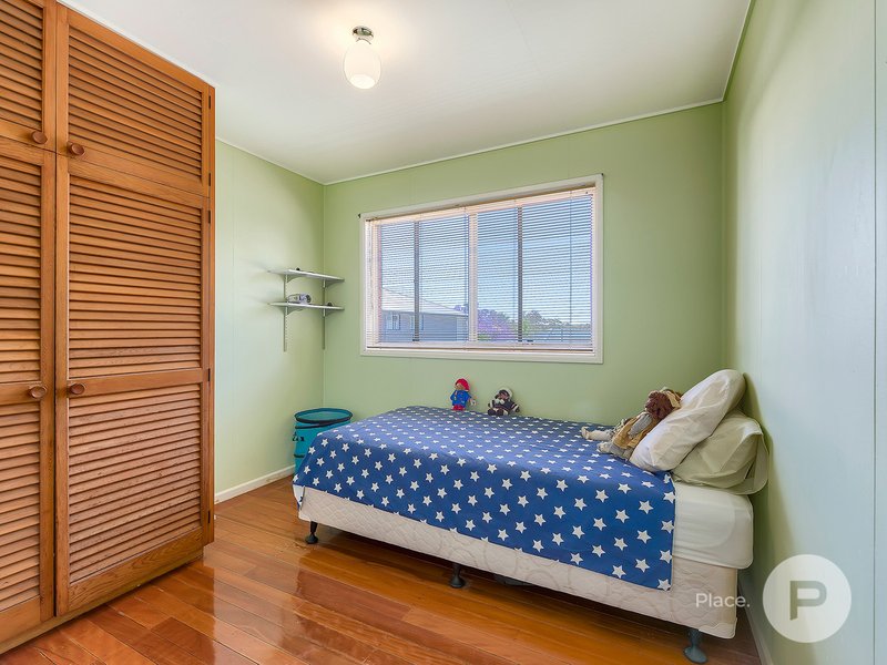 Photo - 4 Barnehurst Street, Tarragindi QLD 4121 - Image 9