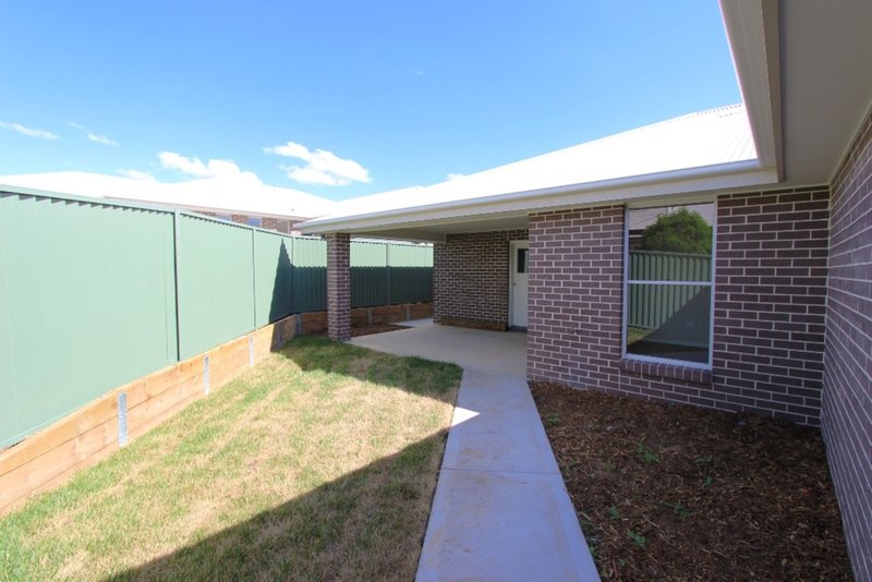 Photo - 4 Barr Street, Windradyne NSW 2795 - Image 4