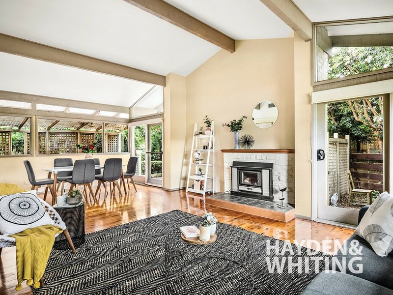 Photo - 4 Barrawarn Place, Castle Hill NSW 2154 - Image 2