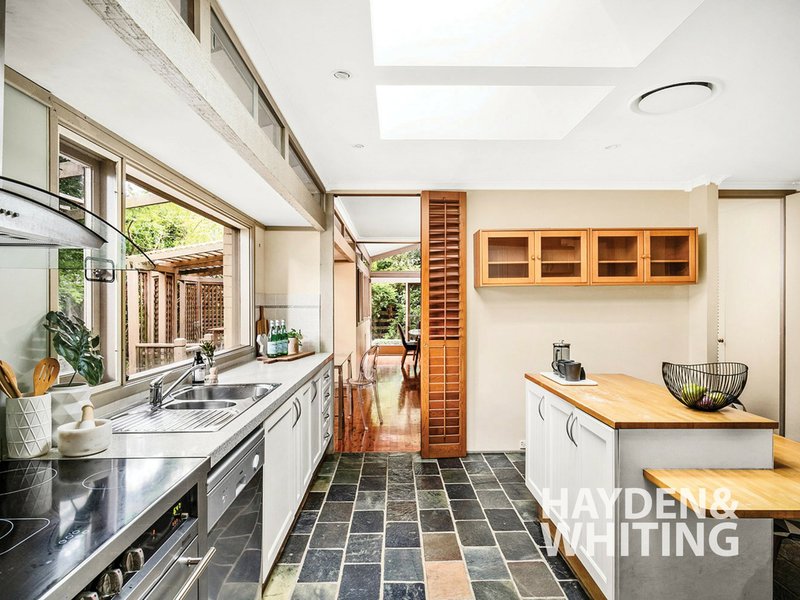 Photo - 4 Barrawarn Place, Castle Hill NSW 2154 - Image 5