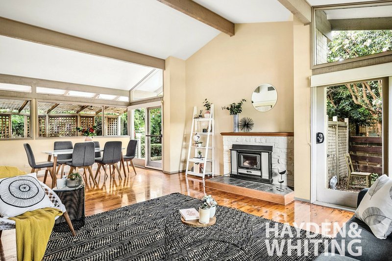 Photo - 4 Barrawarn Place, Castle Hill NSW 2154 - Image 2