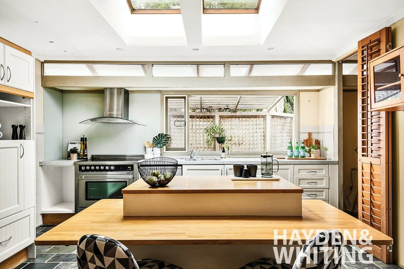 Photo - 4 Barrawarn Place, Castle Hill NSW 2154 - Image 4